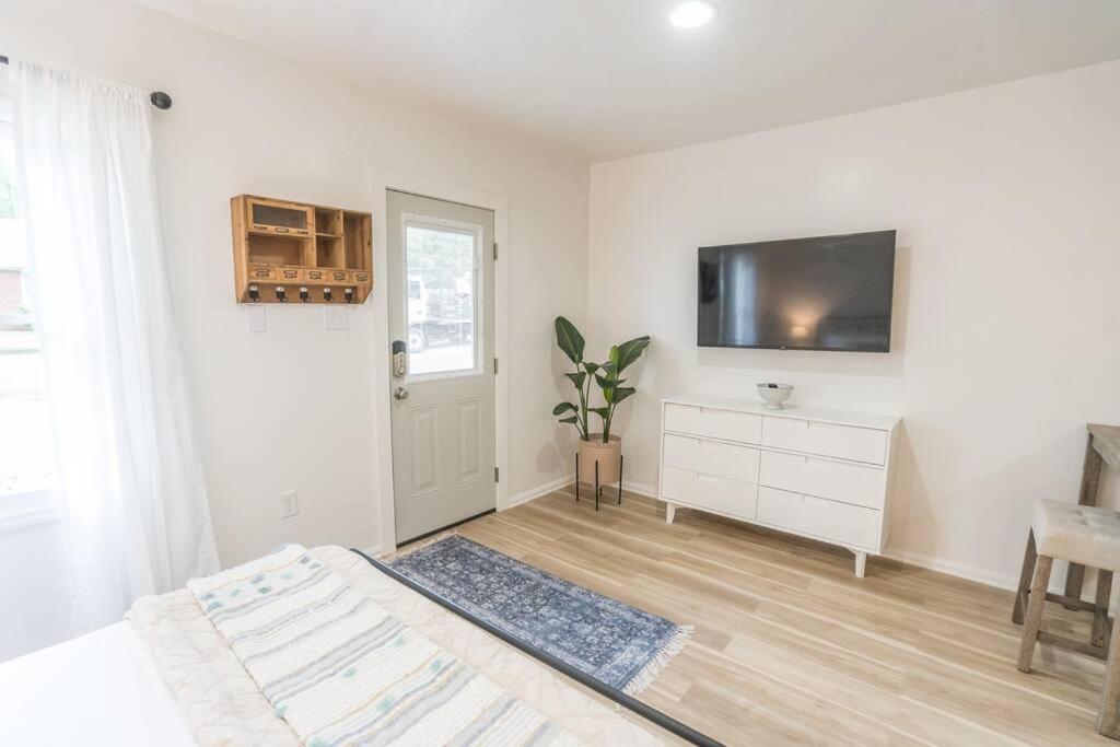 The At 5th & Carter Apartment *